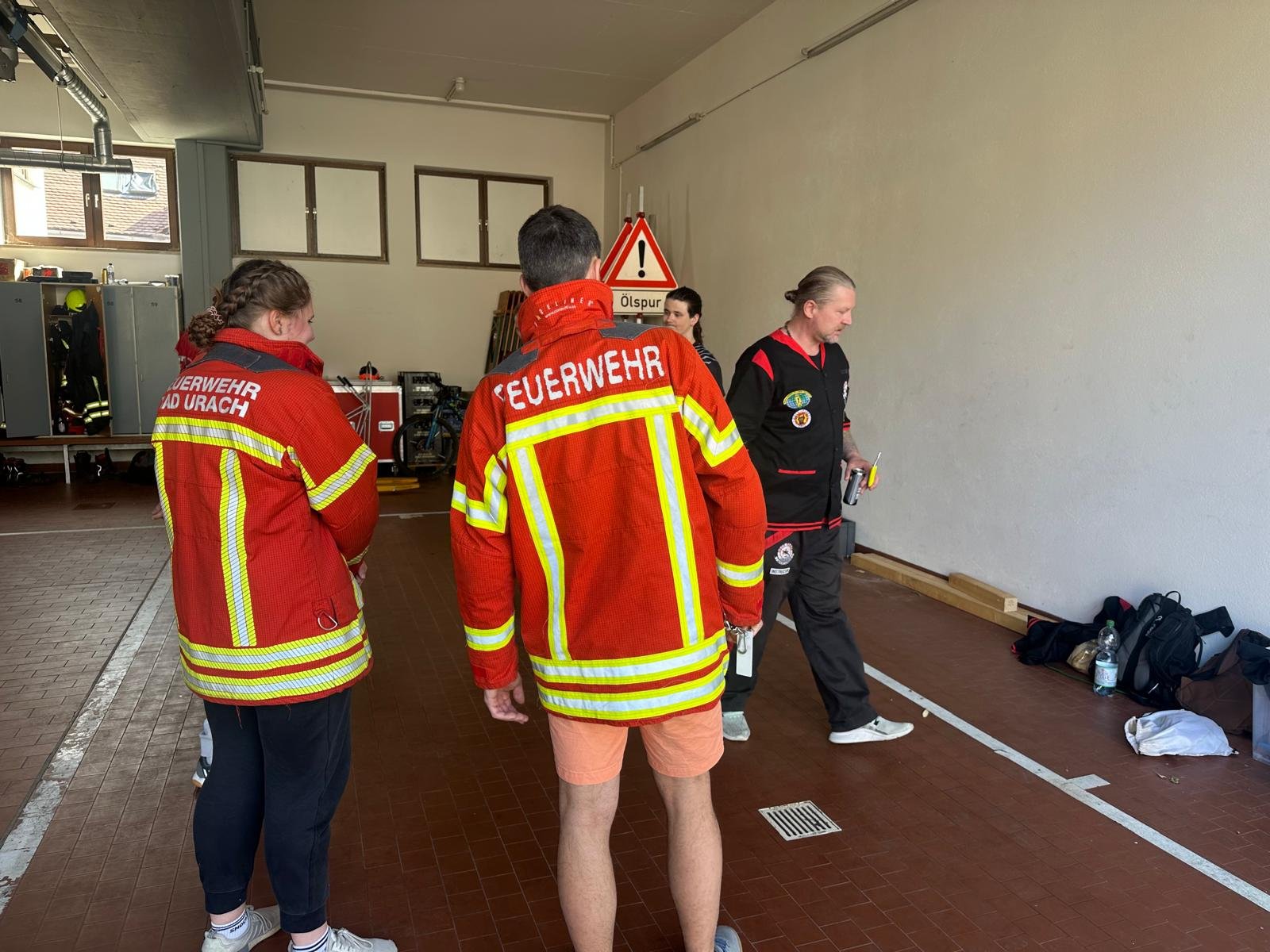 Feuerwehr Bad Urach und Step 4 Escrima in der Fahrzeughalle