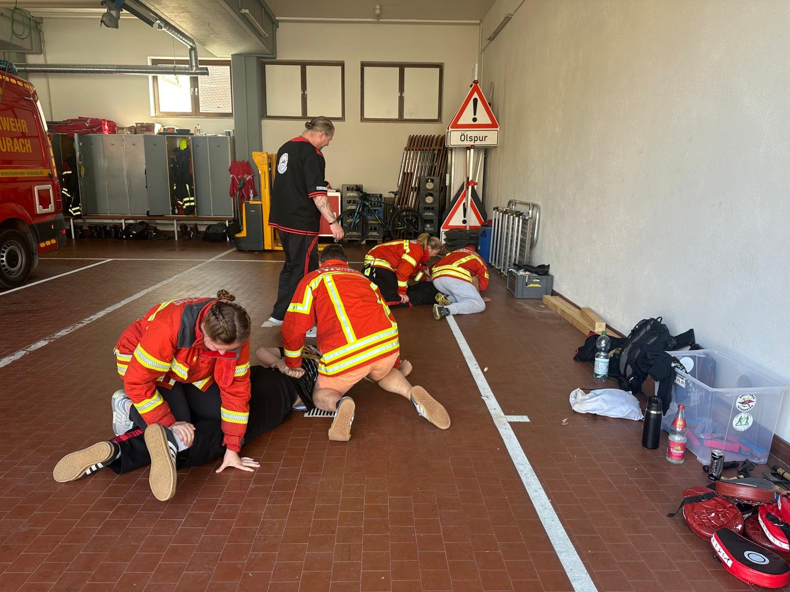 Gemeinsames Escrima-Training mit der Feuerwehr Bad Urach